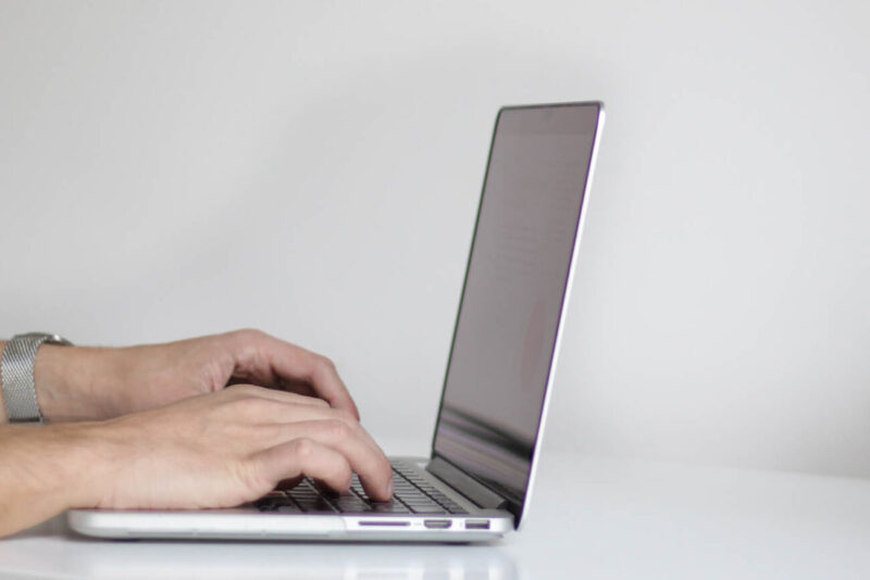 市のお悔やみ情報の入力 や食品会社のレシピの入力、食品電車やバスの時刻表の入力 などのデータ入力代行