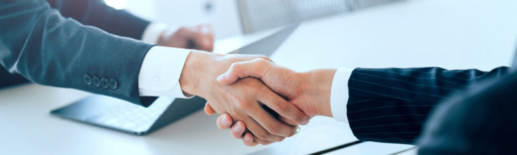 データ入力代行の他に、InstagramやFacebook、TwitterなどのSNS運用代行、放送の24時間監視や番組編成情報の登録などの放送業務運用代行を行っています