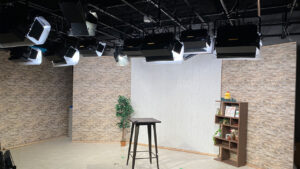 ケーブルテレビ スタジオ照明